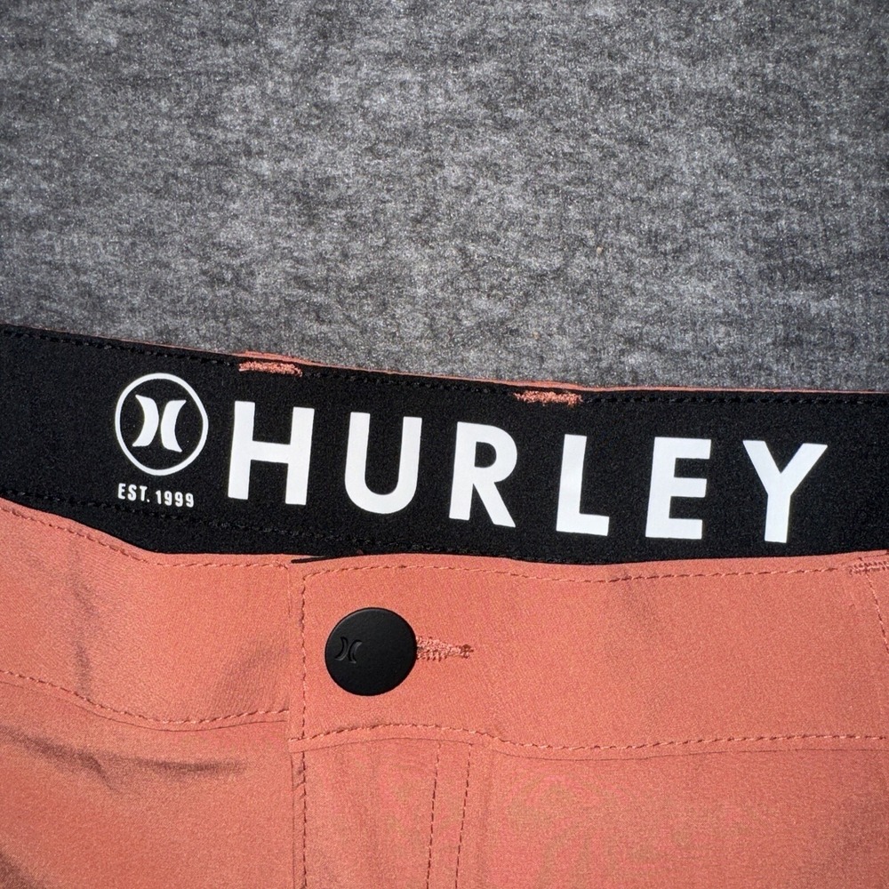 Hurley All Day Hybrid Short Redwood 4-Way Stretch Reflective Logo Mens Sz 38 NEW - Picture 2 of 8